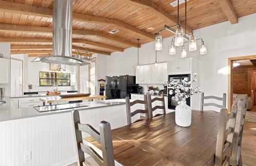 Graford Cabin | Brazos Riverfront Cabin - Near PK Lake & Rocker B Ranch!