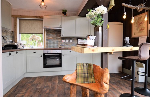 Kilmun Cottage | Breacan Lodge - a lodge that sleeps 4 guests in 2 bedrooms