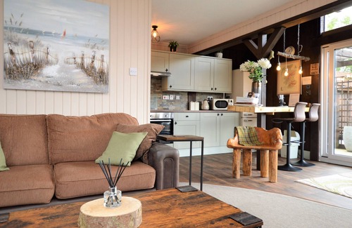Kilmun Cottage | Breacan Lodge - a lodge that sleeps 4 guests in 2 bedrooms