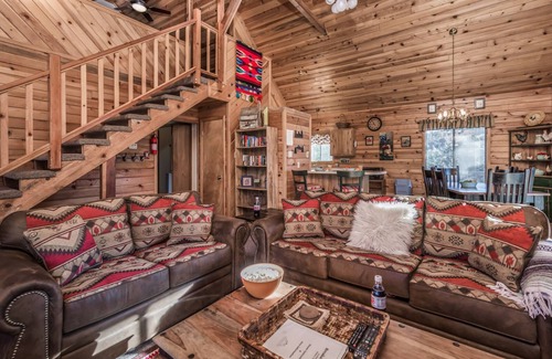 Ruidoso Cabin | Breakaway Cabin | Hot Tub, Wood-Burning Fireplace