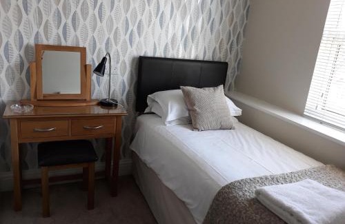 Eastbourne Bed & Breakfast | Breakers Bed and Breakfast