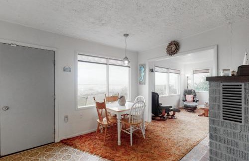 Rockaway Beach House | Breakers Cottage