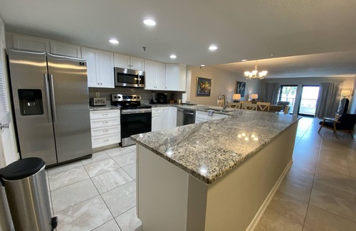 Destin Condo | Breakers East 103-Gulf Front 2BR/2BA-COVERED PARKING Beach setup included