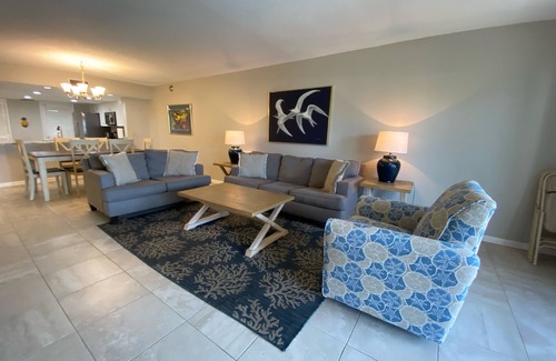 Destin Condo | Breakers East 103-Gulf Front 2BR/2BA-COVERED PARKING Beach setup included