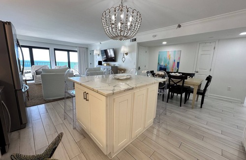 Destin Condo | "Breakers East 1103" 3Bedroom/2 baths -Covered parking Beach setup included