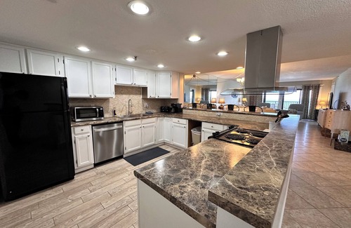 Destin Condo | "Breakers East 705"~ 2BR/2BA~Reserved/Covered Parking Beach setup included