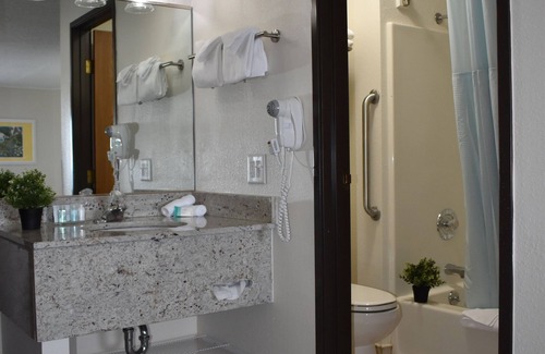 St Ignace Hotel | Breakers Resort & Beach Bar