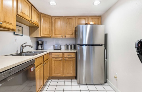 Sanibel Condo | Breakers West B6 *14 Night Minimum Jan - April, 4 Night minimum May - Dec*