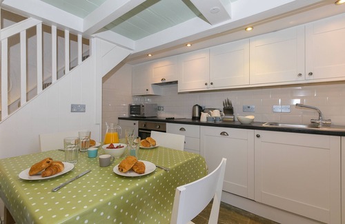 St Ives House | Breaking Waves, Downalong, St Ives - Sleeps Six – Dog Friendly