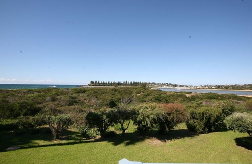 Bermagui House | Breakwater 1 - 1 Narira Street- Beachfront Bermagui