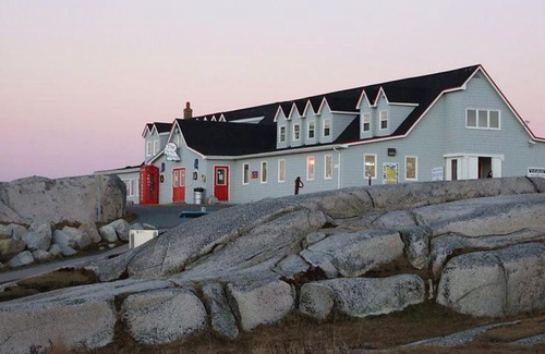 Peggy's Cove Bed & Breakfast | Breakwater Inn