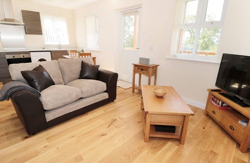 Longframlington Cottage | BREAMISH, pet friendly, with a garden in Longframlington