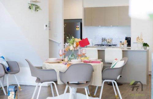 Throsby House | Breath of Nature Home with Pool & BBQ in Throsby