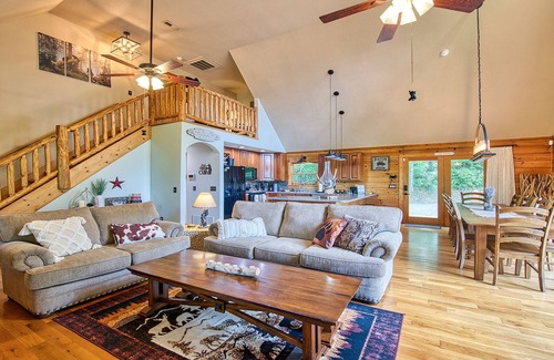 Whittier Cabin | Breath-taking long-range views nestled in the heart of the Great Smoky Mountains