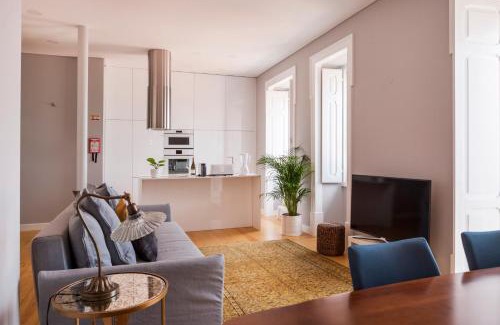 Sao Cristovao e Sao Lourenco Apartment | Breath-Taking River & City View Stunning 3 Bedrooms & 3 Bathrooms With AC Alfama Castle district 1st Floor Apartment