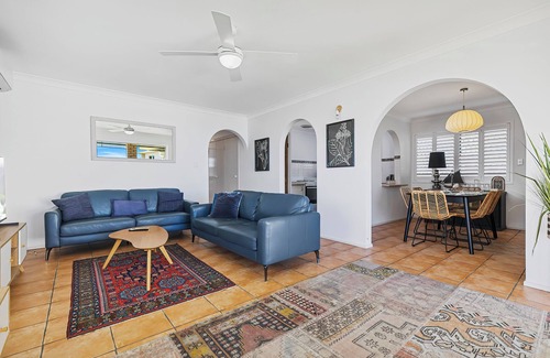 Bongaree Apartment | Breathe in the Sea Breeze from Bayviews in Bongaree