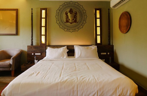 Diamond Harbour Hotel | Breathing Earth