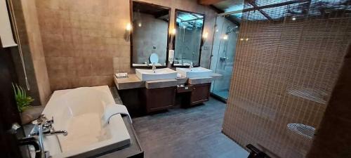 Diamond Harbour Resort | Breathing Earth.