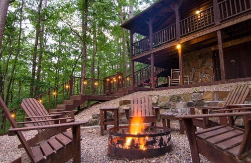 Broken Bow Cabin | Breathless: Sleeps 10, HOT TUB, Pet friendly, Wifi, Fireplace, in the forest!