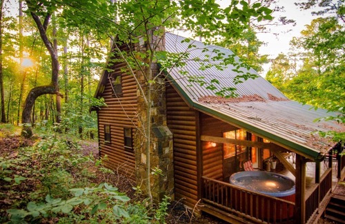 Broken Bow Cabin | Breathless: Sleeps 10, HOT TUB, Pet friendly, Wifi, Fireplace, in the forest!