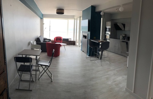 Les Sables d'Olonne Apartment | Breathtaking view furnished apartment balcony/terrace facing the sea