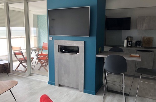 Les Sables d'Olonne Apartment | Breathtaking view furnished apartment balcony/terrace facing the sea