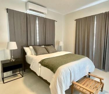 Parque Apartment | Breathtaking 3-Br Beachside Apt