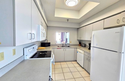 Palm Coast Condo | 🌴Breathtaking 5th Floor Ocean Views. Corner unit🌅Wraparound Balcony! 🏊‍♀️3 Pools