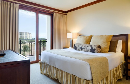 Ko Olina Condo | Breathtaking 6th floor Villa Right on the Beach at Beach Tower