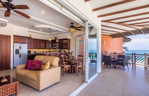 San Pedro Mixtepec Condo | Breathtaking Beachfront Condo with luxurious amenities!