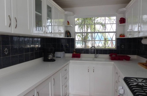 Spring Garden Apartment | Breathtaking Beachfront Apartment - FREE Wi-Fi