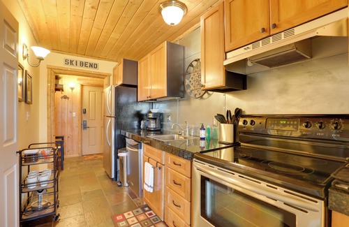 Bend Condo | Breathtaking Bend Condo w/Resort Amenities!