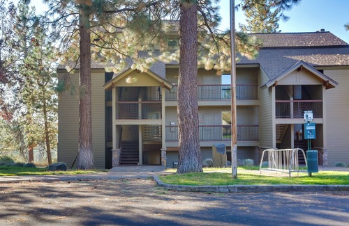 Bend Condo | Breathtaking Bend Condo w/Resort Amenities!