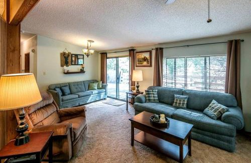 North Wawona House | Breathtaking Cabin with Stunning Forest Sights in Wawona, California
