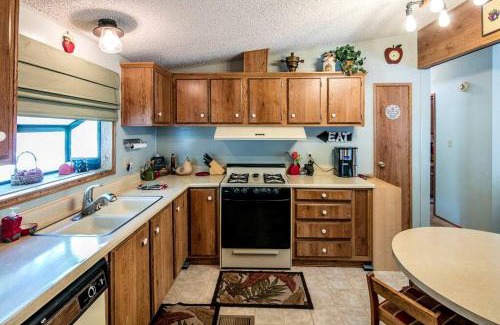 North Wawona House | Breathtaking Cabin with Stunning Forest Sights in Wawona, California
