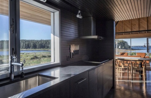 Upper Kingsburg Cottage | Breathtaking contemporary cottage in a south shore beach paradise