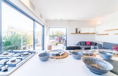 Florentin Apartment | Breathtaking Duplex Penthouse near Rothschild BLVD