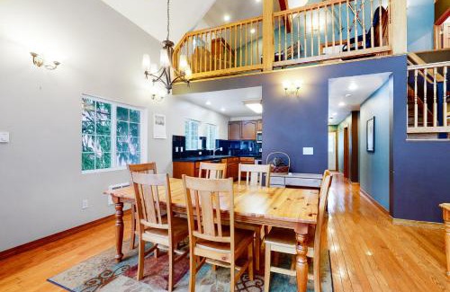 Hyak House | Breathtaking Hyak Home