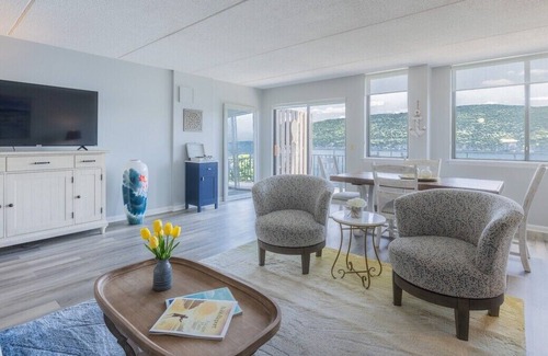 Canandaigua Condo | Breathtaking Lakefront Condo w/ Lake Views