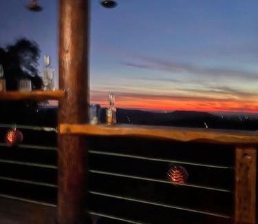 Phoenix Lake-Cedar Ridge House | Breathtaking Mountain View Escape