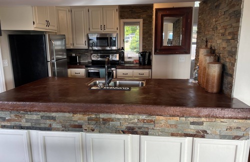 Tarheel Cabin | Breathtaking Mountain/Water Views/Private Pool/Hottub/4.4 miles to Casino