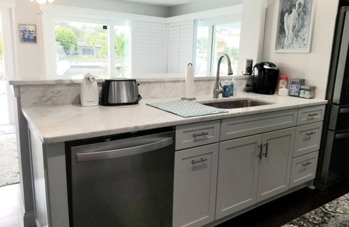 St. Petersburg House | Breathtaking Oasis Retreat in St. Pete! Stunning Sunsets and Poolside Paradise!