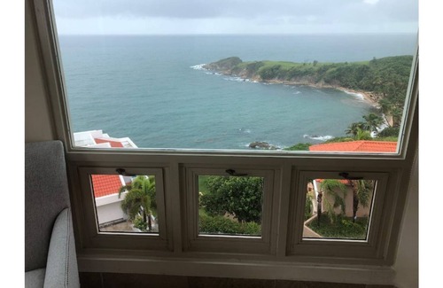 Candelero Abajo House | Breathtaking Ocean View Retreat