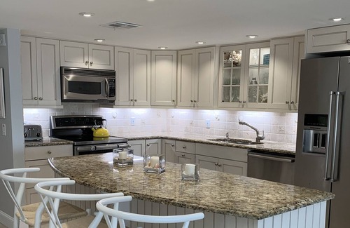 Key Colony Beach Condo | Breathtaking Ocean Front- Pristine Beaches-Luxurious Condo!