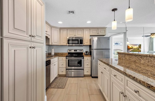 Garden City Resort | Breathtaking Oceanfront Views: 3 BR, Private Balcony