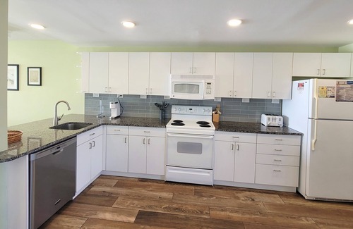 Bethany Beach Condo | Breathtaking Oceanfront views right on the beach, sleeps 7