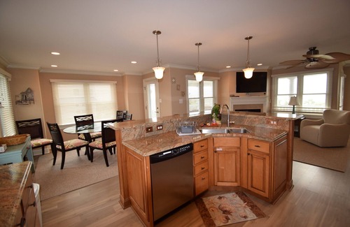 Sea Isle City House | Breathtaking ocean views from this beachfront first floor unit with an elevator from the ground floor.