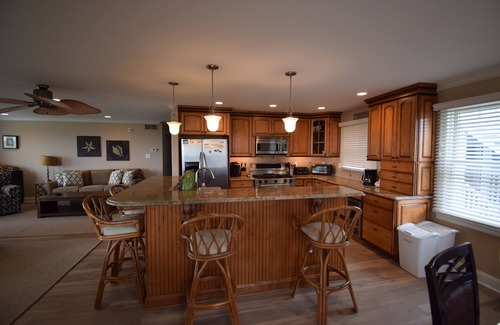 Sea Isle City House | Breathtaking ocean views from this beachfront first floor unit with an elevator from the ground floor.