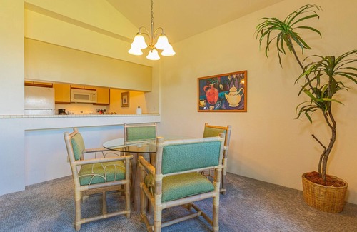 Wailea Condo | Breathtaking ocean and fairway vistas from this top-floor condo!