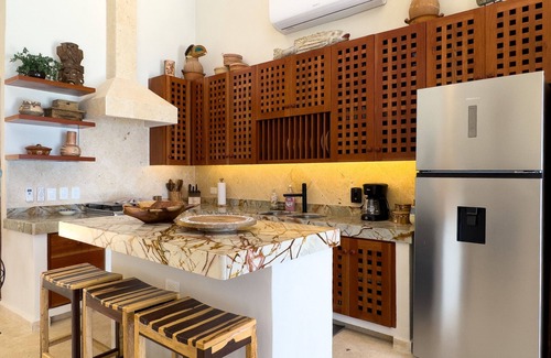 Isla Mujeres House | Breathtaking Oceanfront Home! 4 Bedrooms, 4.5 Bathrooms. OCEAN FRONT POOL